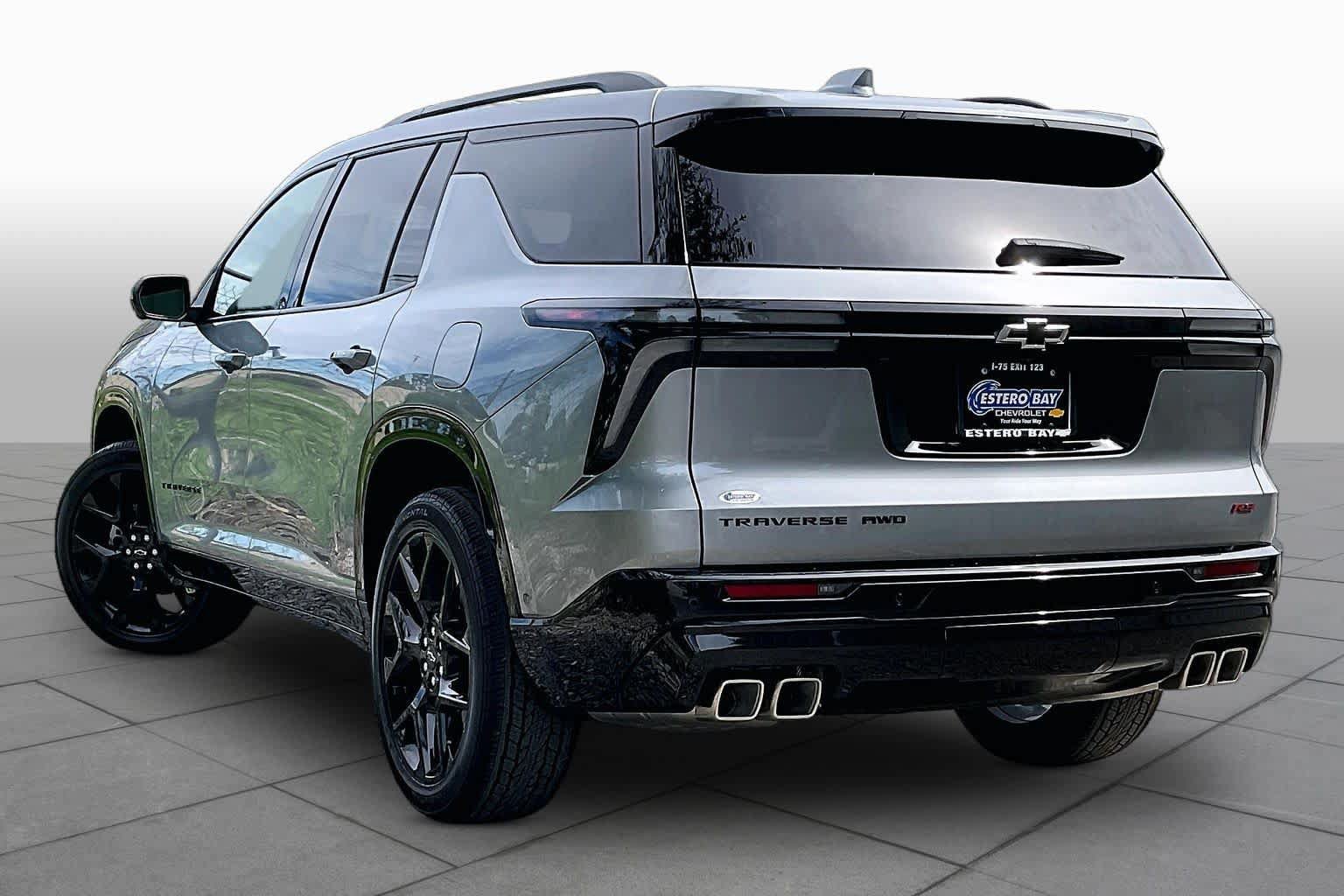 Used 2026 Chevrolet Traverse RS w/ LPO, Floor Liner Package AWD/4WD image 12