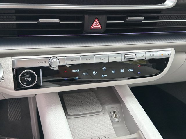 Used 2023 Hyundai Ioniq 6 Limited w/ Cargo Package RWD image 35