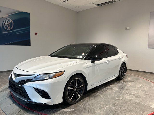 Used 2019 Toyota Camry XSE image 2