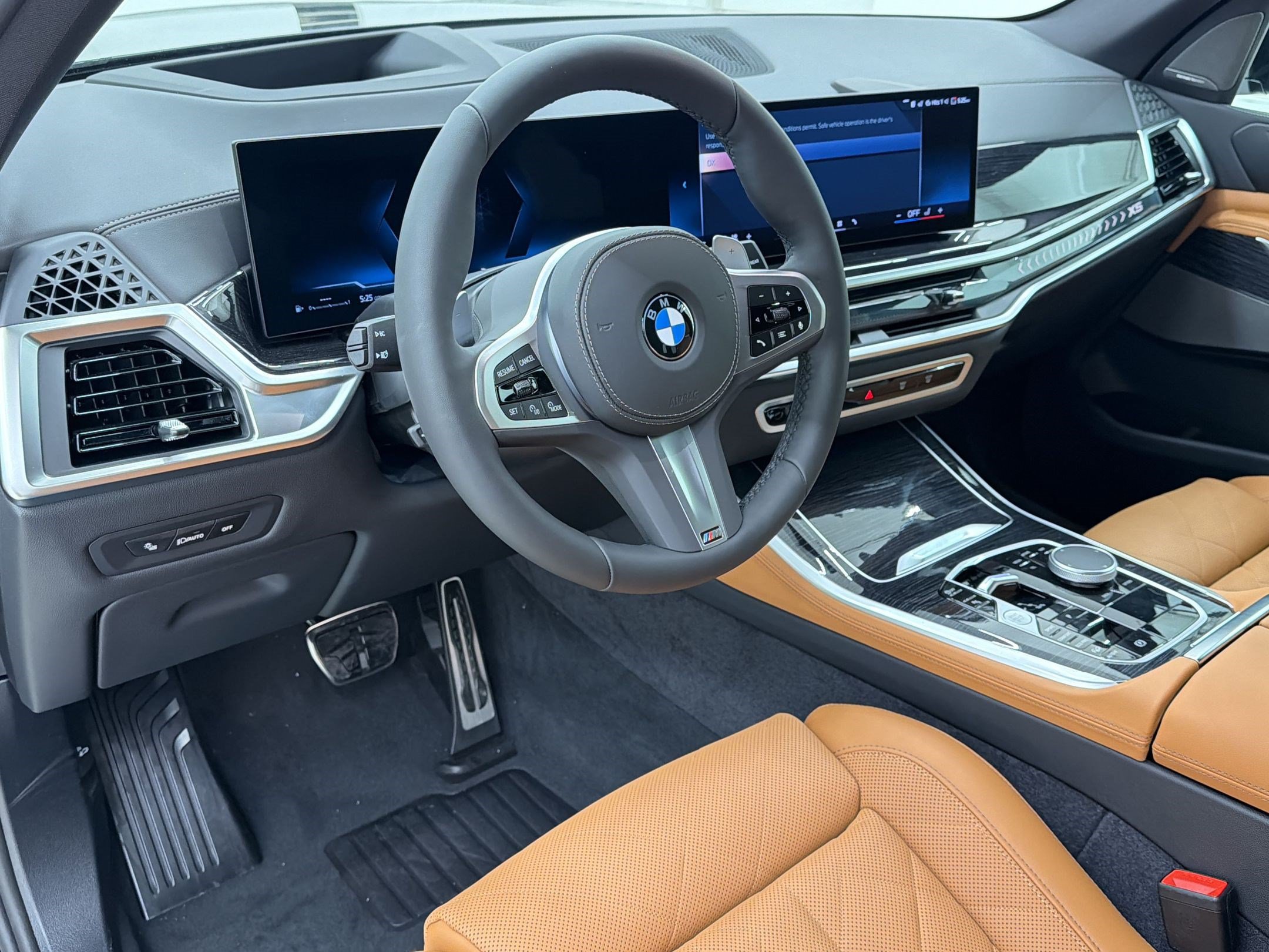 New 2026 BMW X5 xDrive40i w/ M Sport Package AWD/4WD image 4