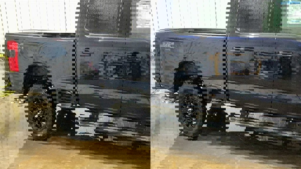 New 2025 Ford F350 Lariat w/ Black Appearance Package image 27