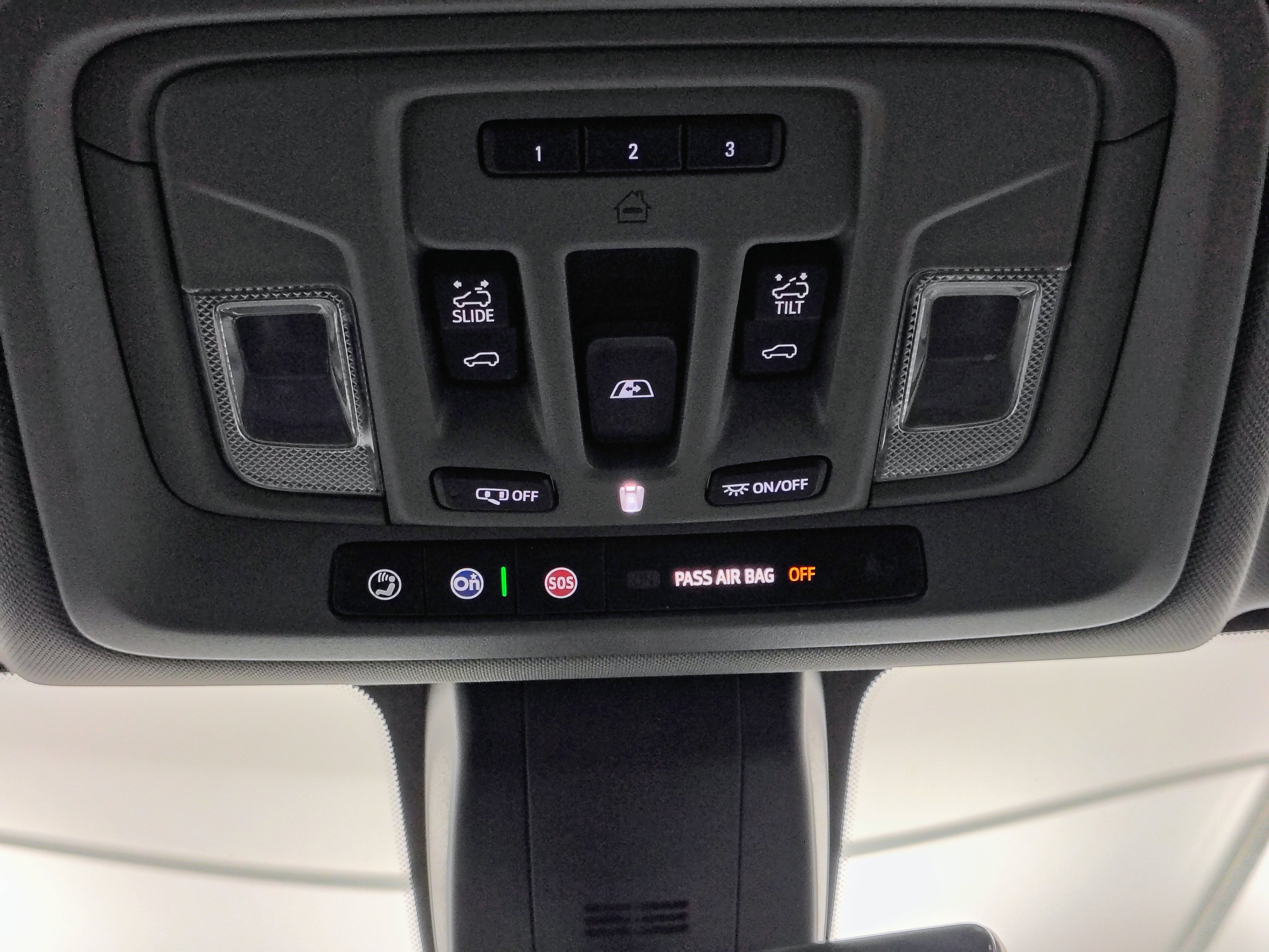 Used 2019 Chevrolet Silverado 1500 LTZ w/ LTZ Premium Package AWD/4WD image 40