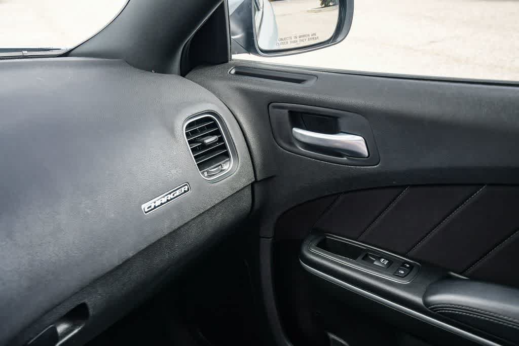 Used 2022 Dodge Charger SXT w/ Cold Weather Package RWD image 22