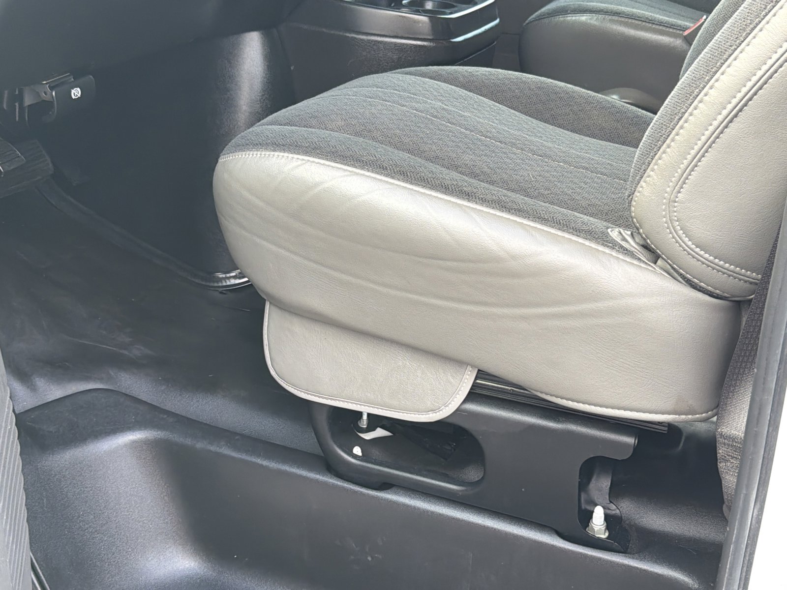 Used 2024 GMC Savana 2500 w/ Driver Convenience Package RWD image 15