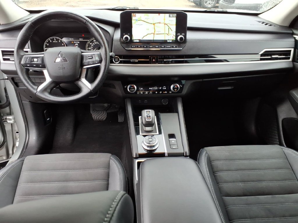 Used 2023 Mitsubishi Outlander SE AWD/4WD image 12