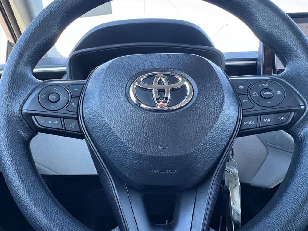 Used 2026 Toyota Corolla Cross L image 14