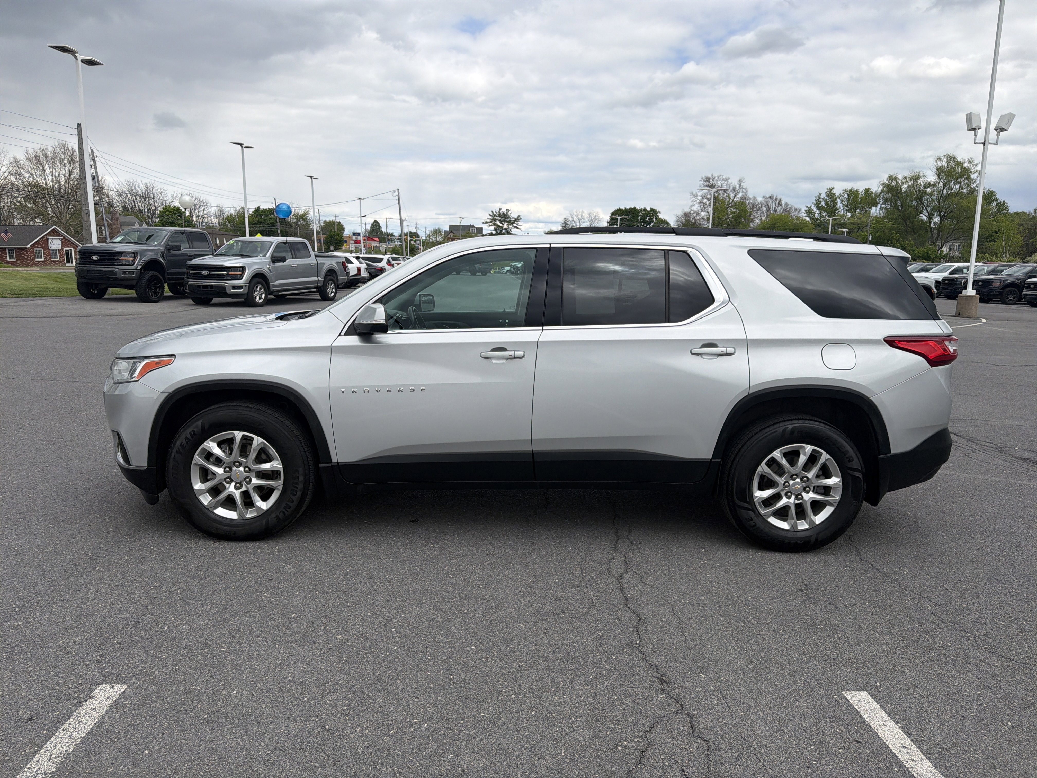 Used 2021 Chevrolet Traverse LT w/ LPO, Floor Liner Package AWD/4WD image 7