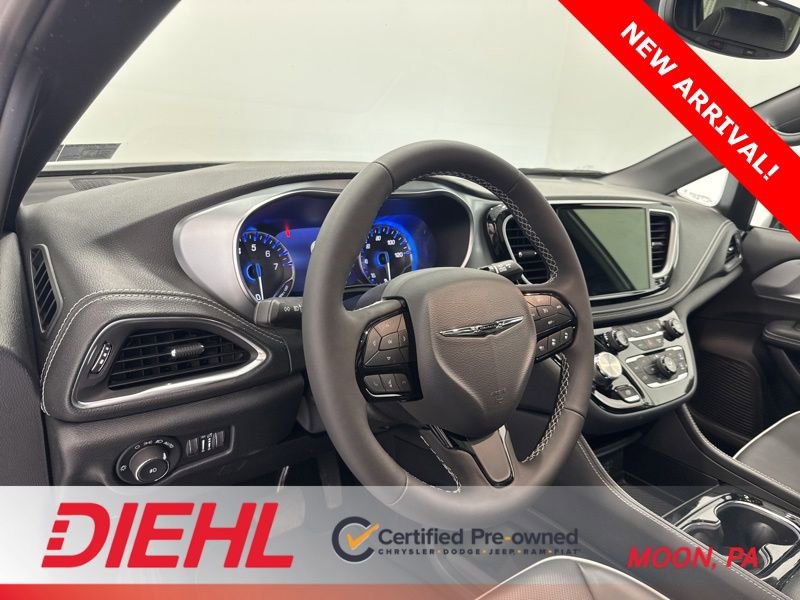 Used 2026 Chrysler Pacifica Limited w/ S Appearance Package image 26