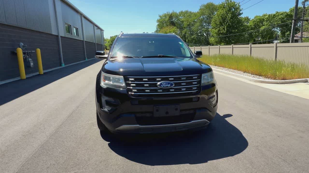 Used 2016 Ford Explorer XLT w/ Equipment Group 202A AWD/4WD image 3