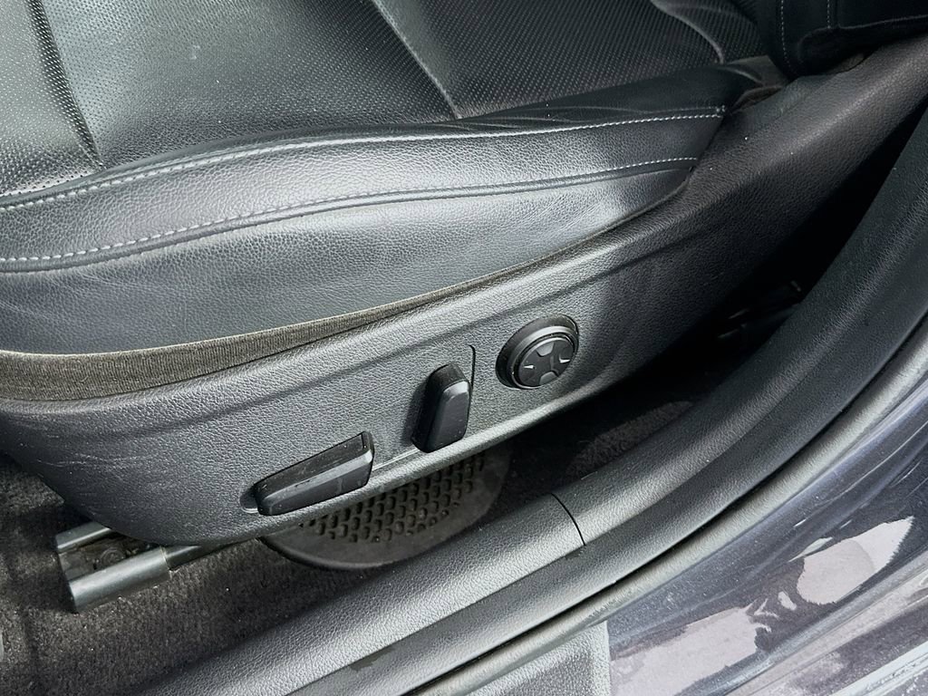 Used 2020 Kia Stinger GT-Line w/ Sun & Sound Package image 19
