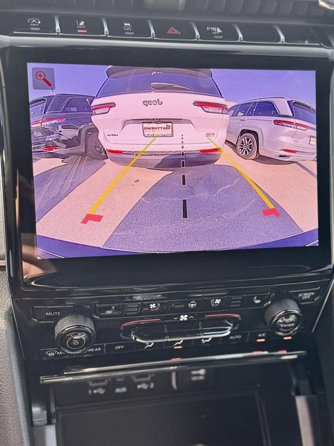 New 2025 Jeep Grand Cherokee Overland w/ Luxury Tech Group IV image 17