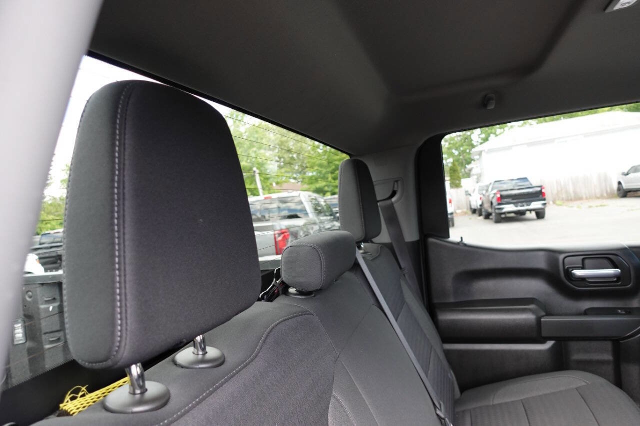 Used 2023 Chevrolet Silverado 1500 Custom AWD/4WD image 32