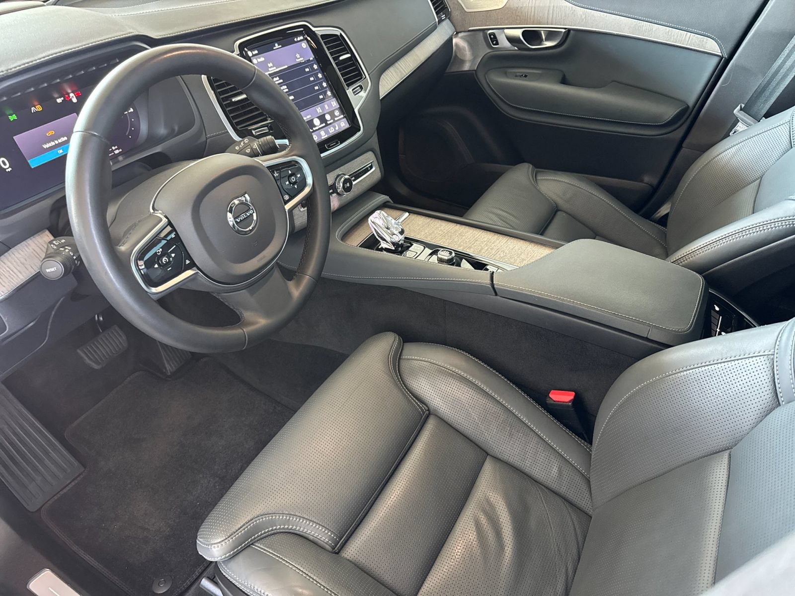 Certified 2023 Volvo XC90 T8 Ultimate AWD/4WD image 16