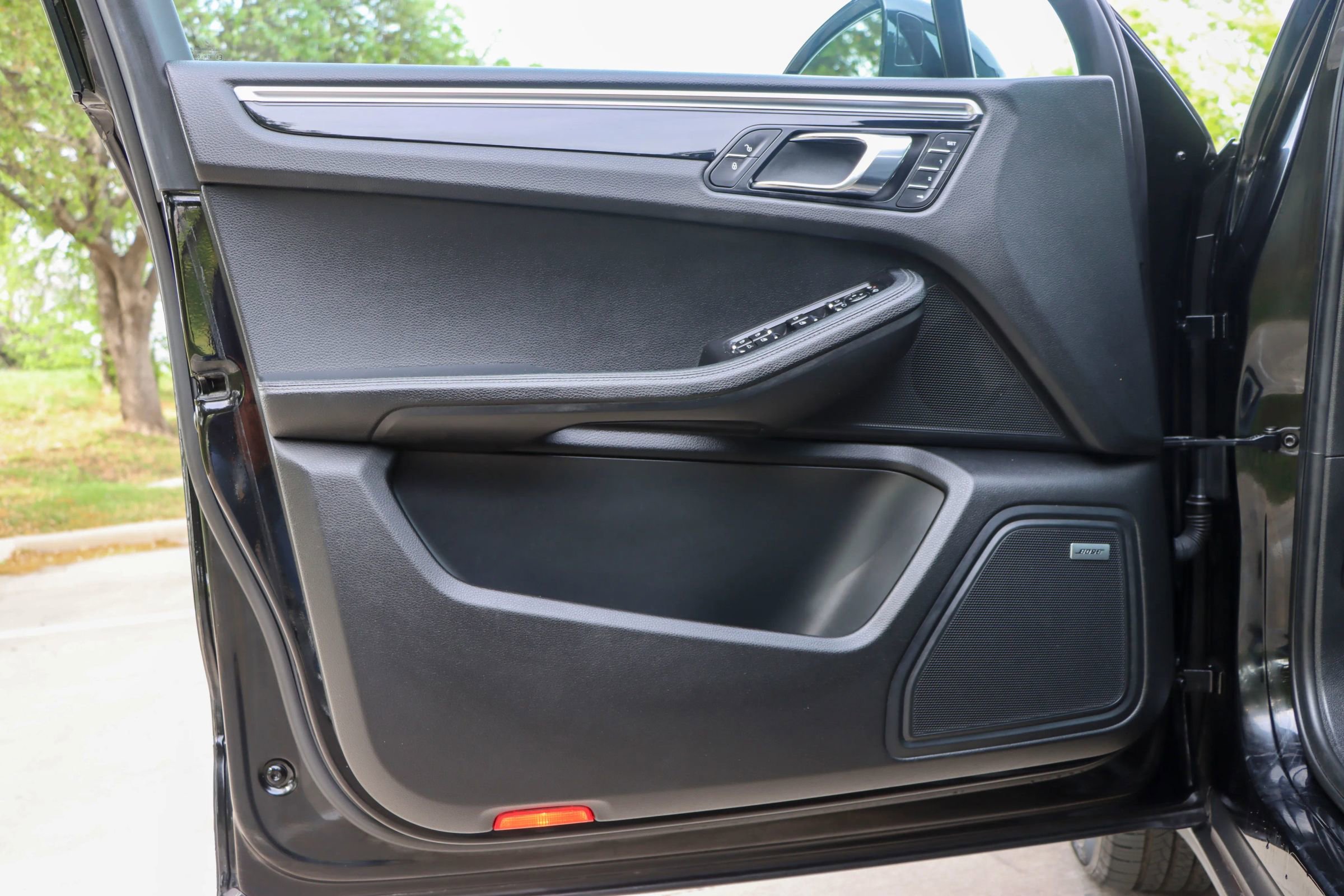 Used 2017 Porsche Macan S image 13