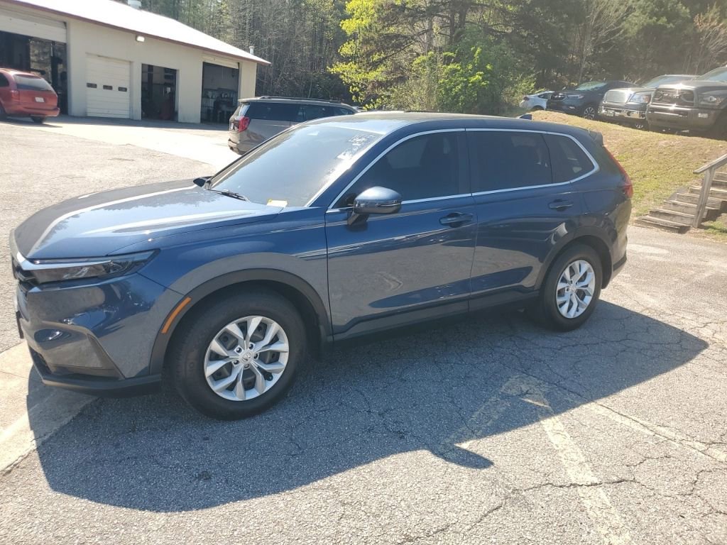 Used 2025 Honda CR-V LX image 1