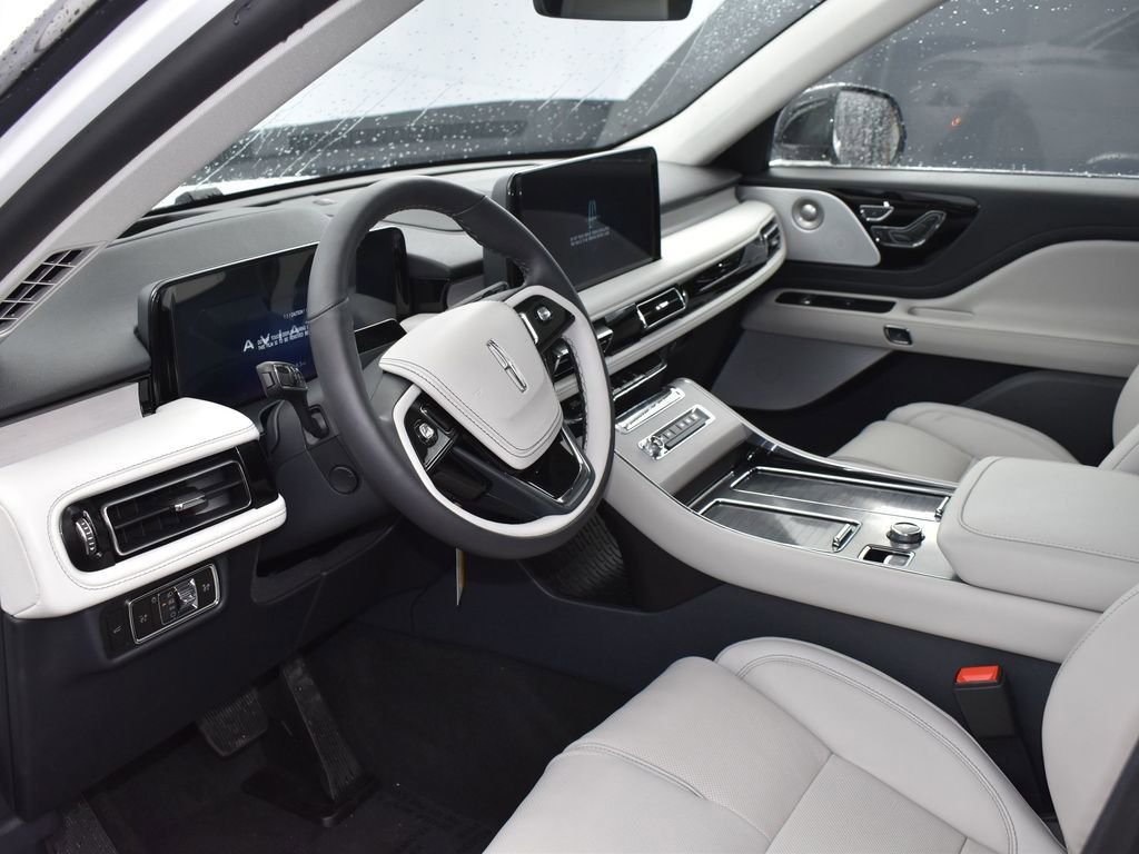 New 2026 Lincoln Aviator Reserve w/ Luxury Package image 8