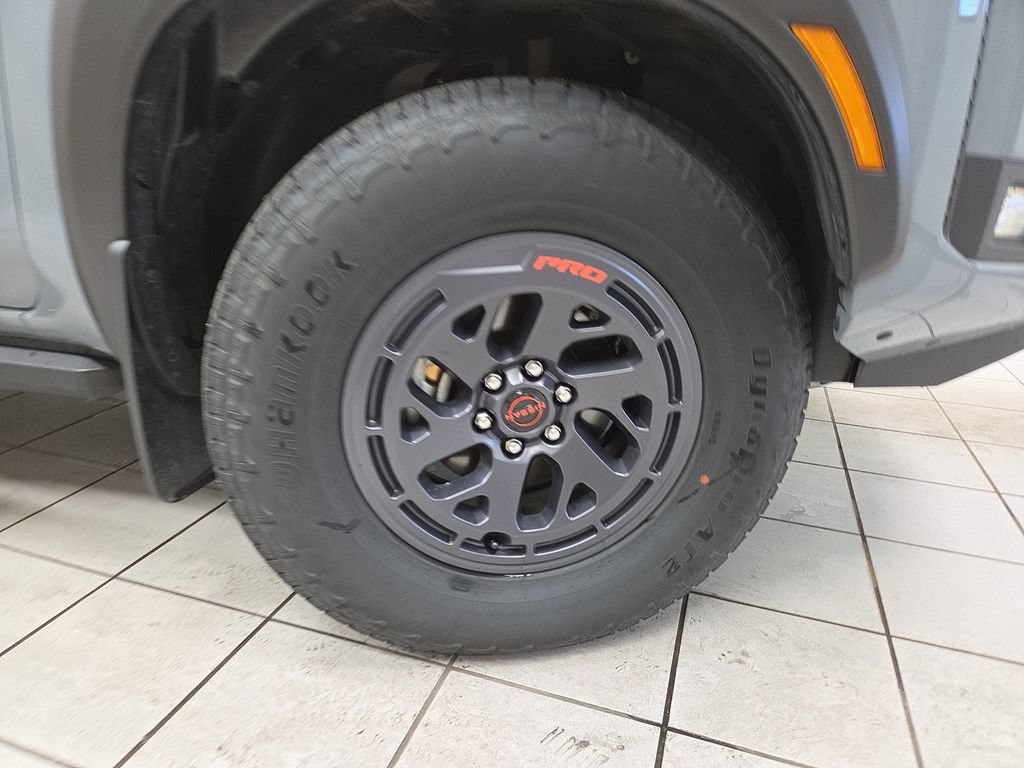 Used 2025 Nissan Frontier PRO-4X w/ Pro Premium Package AWD/4WD image 8