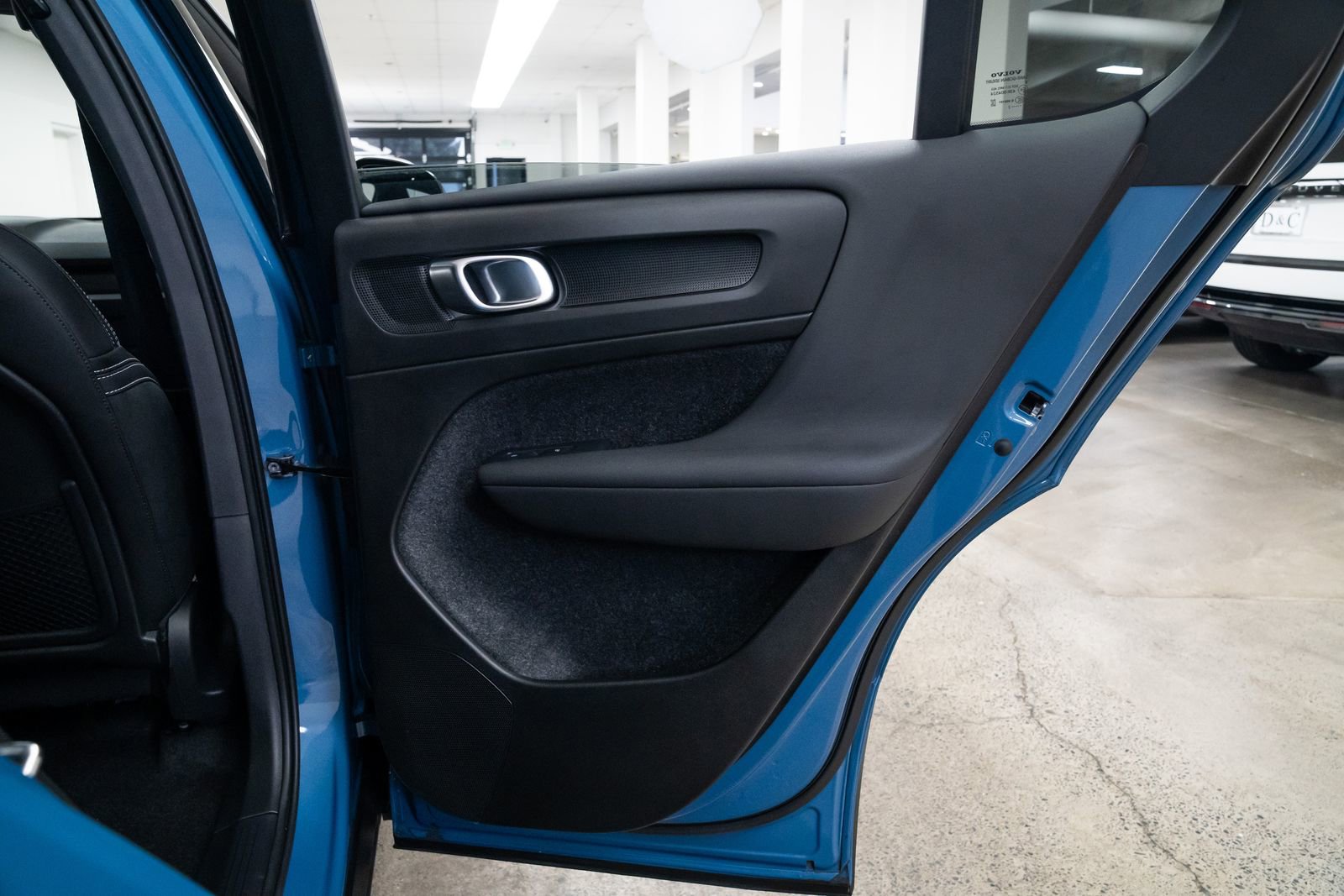 Used 2023 Volvo C40 P8 Recharge Ultimate image 20