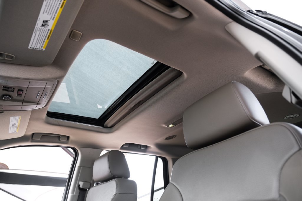 Used 2018 Chevrolet Tahoe Premier RWD image 4