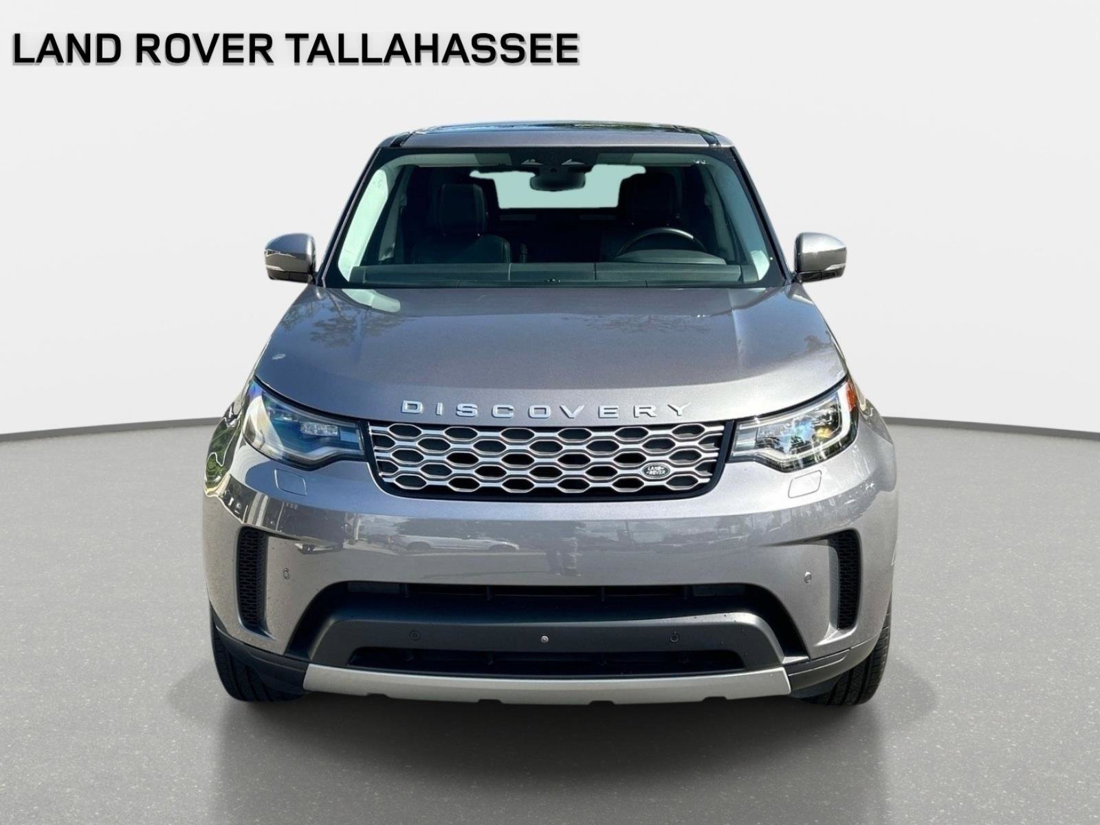 Used 2023 Land Rover Discovery S image 2