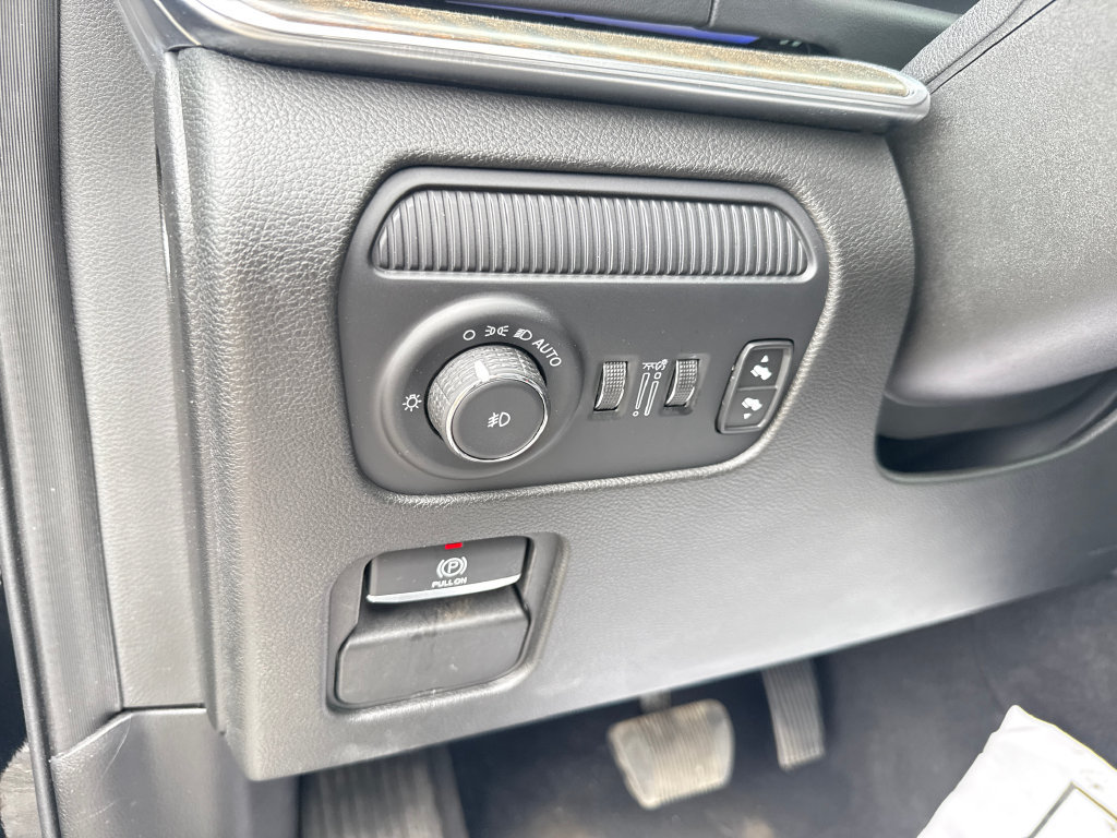 Used 2024 Jeep Grand Wagoneer L 4WD image 13