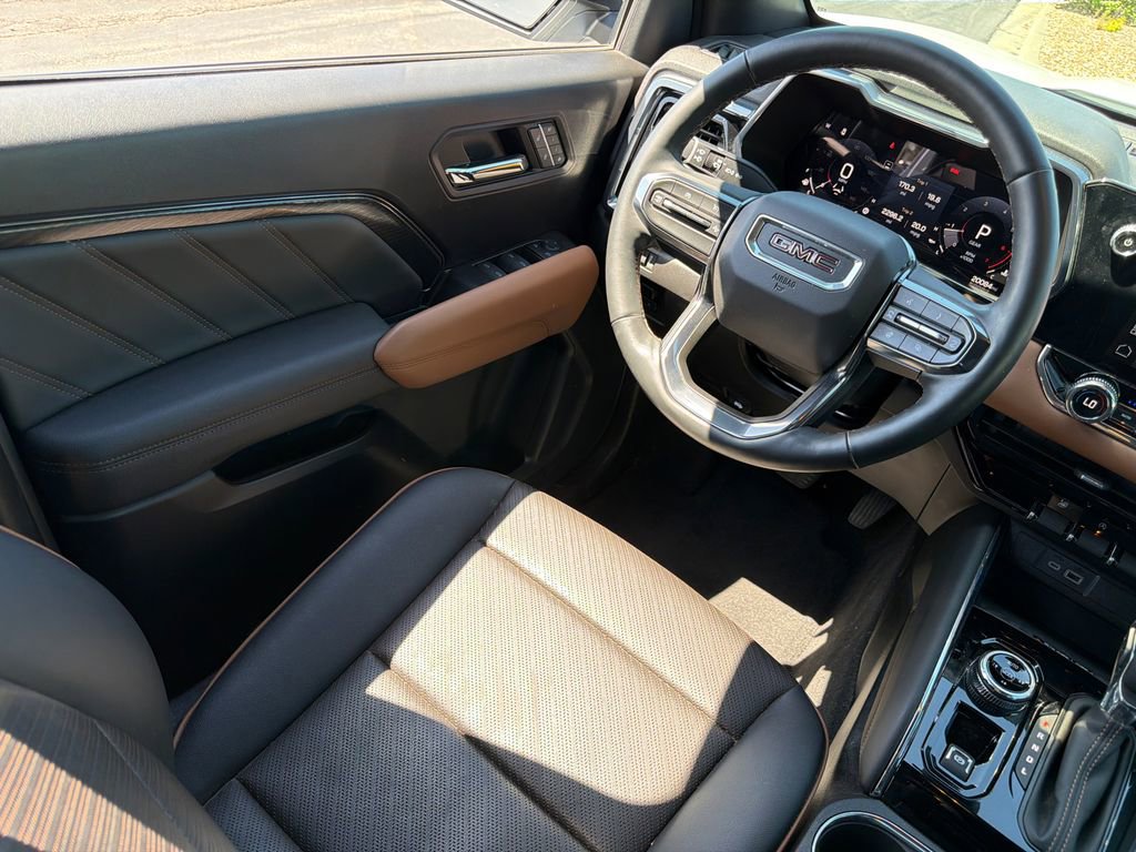 Used 2024 GMC Canyon AT4 w/ AT4 Premium Package AWD/4WD image 15