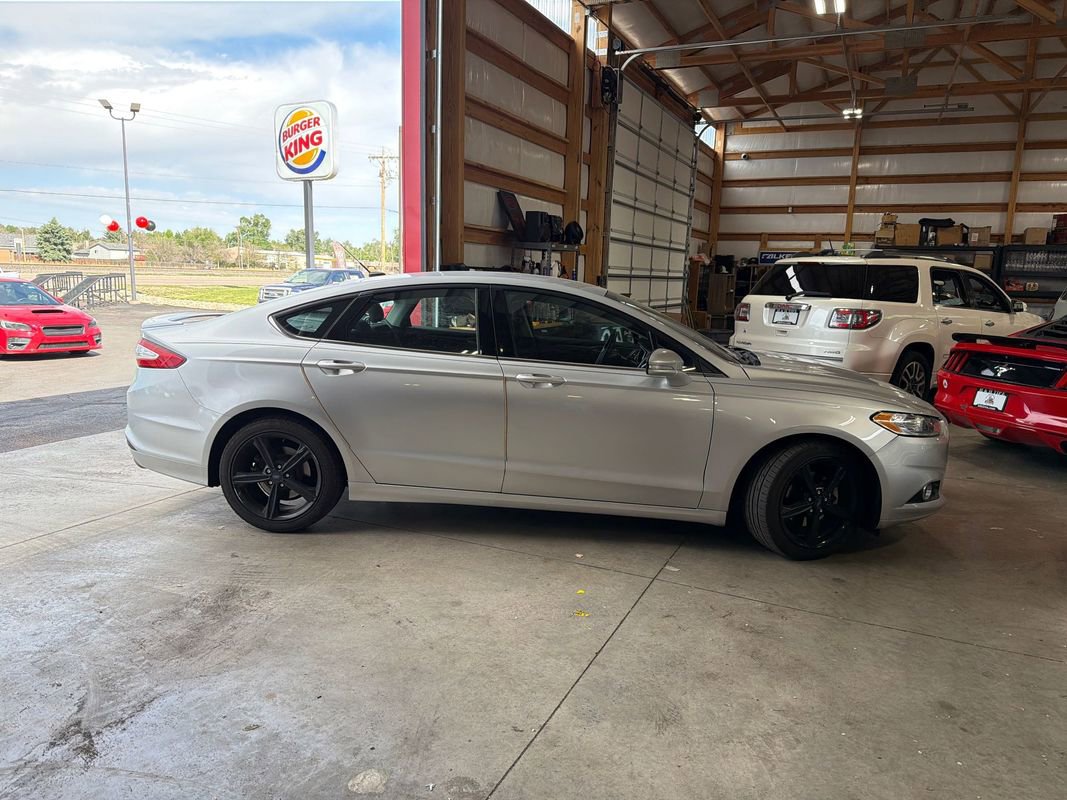 Used 2016 Ford Fusion SE FWD image 7