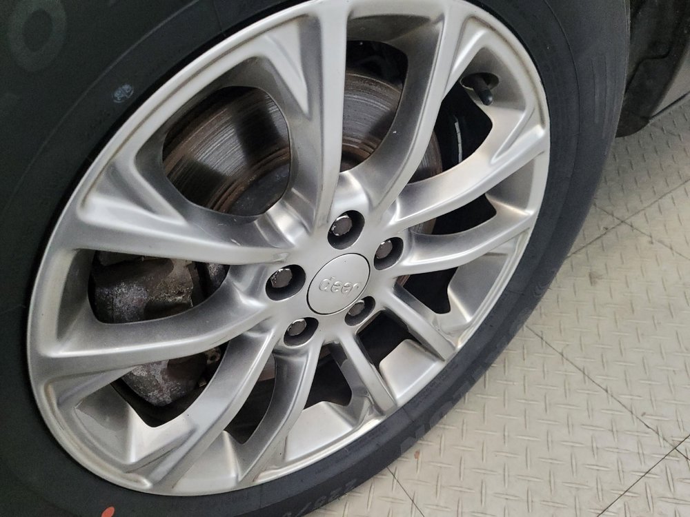 Used 2019 Jeep Cherokee Latitude Plus w/ Cold Weather Group image 31