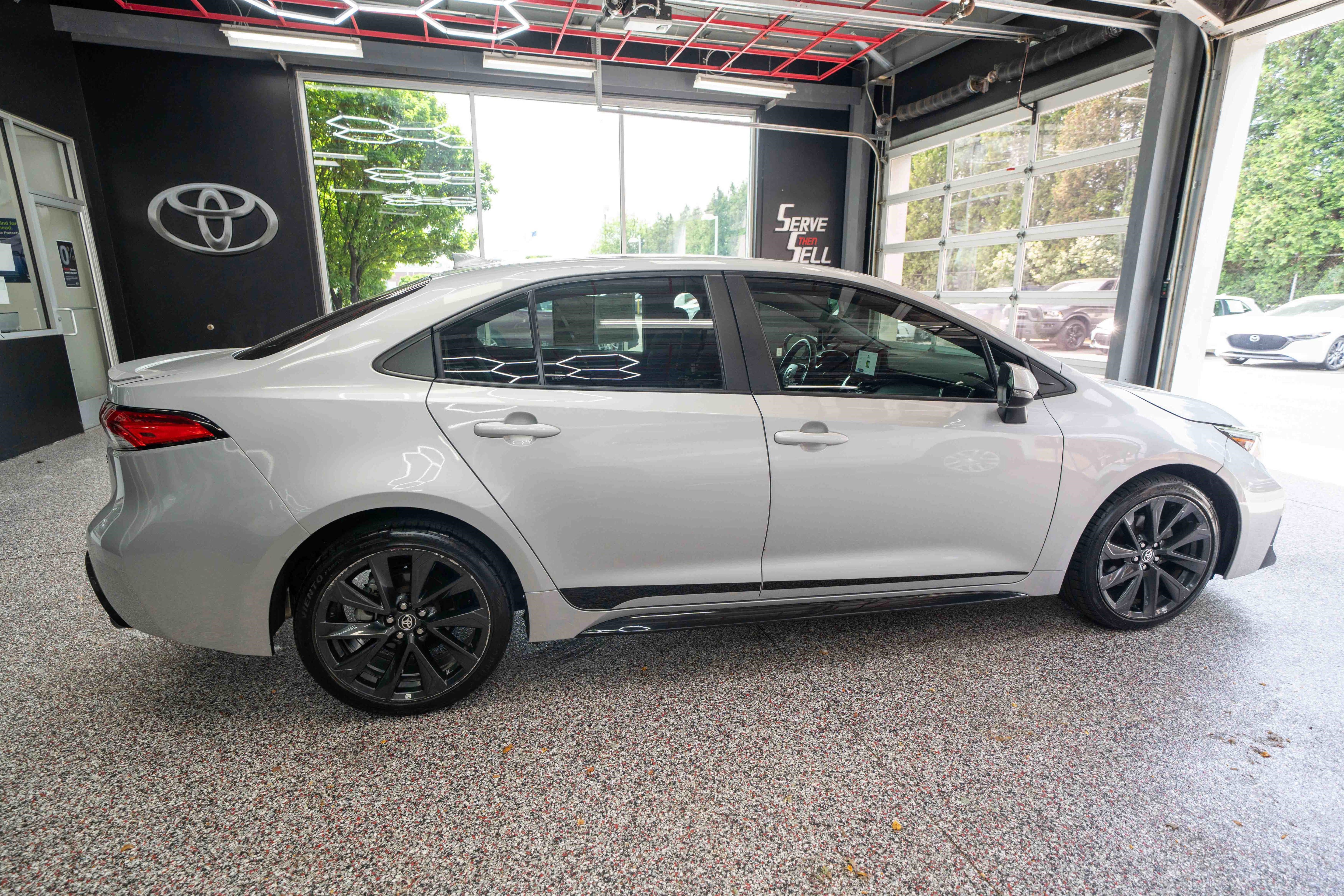Used 2024 Toyota Corolla SE FWD image 4