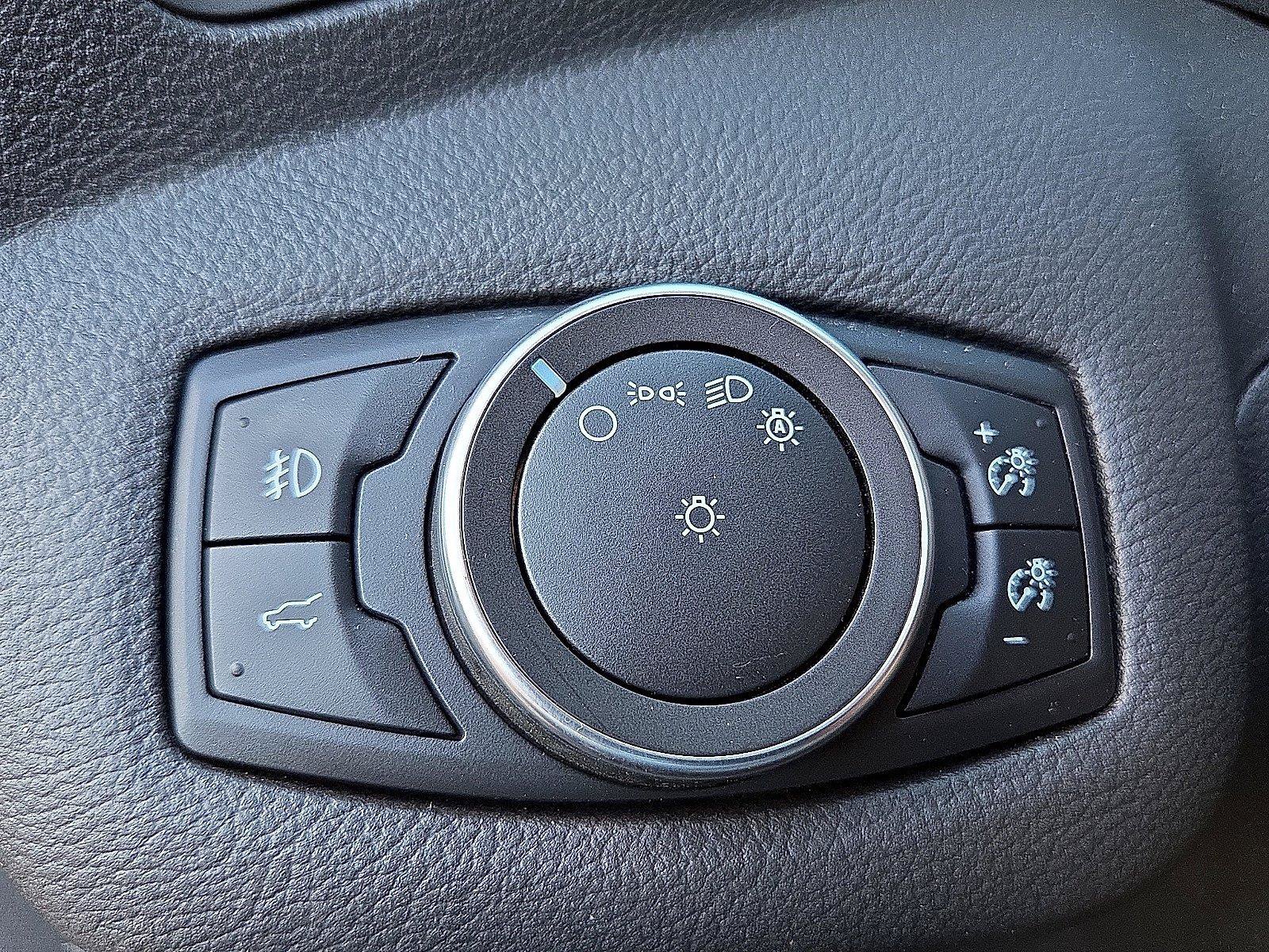 Used 2017 Ford Escape SE w/ Equipment Group 201A FWD image 25