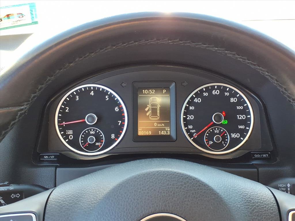 Used 2013 Volkswagen Tiguan S image 16