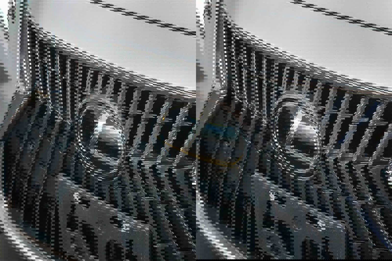 Used 2023 Lexus ES 300h w/ Premium Package image 8