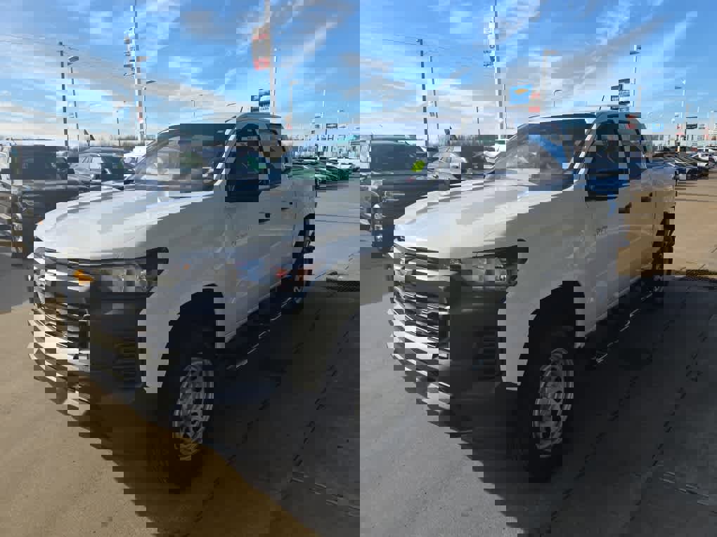 Used 2024 Chevrolet Colorado W/T w/ Safety Package image 4