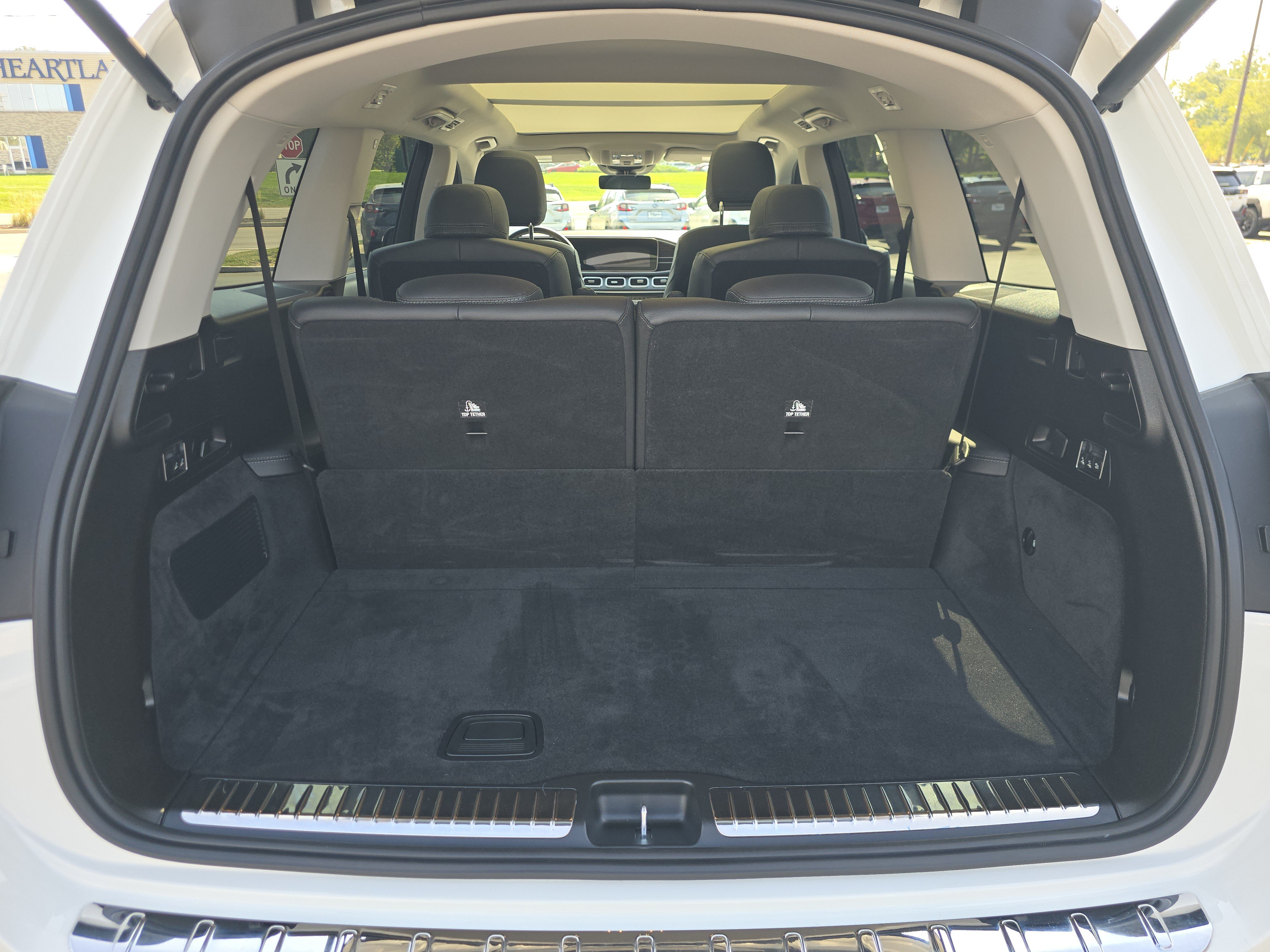 Used 2023 Mercedes-Benz GLS 450 4MATIC image 18
