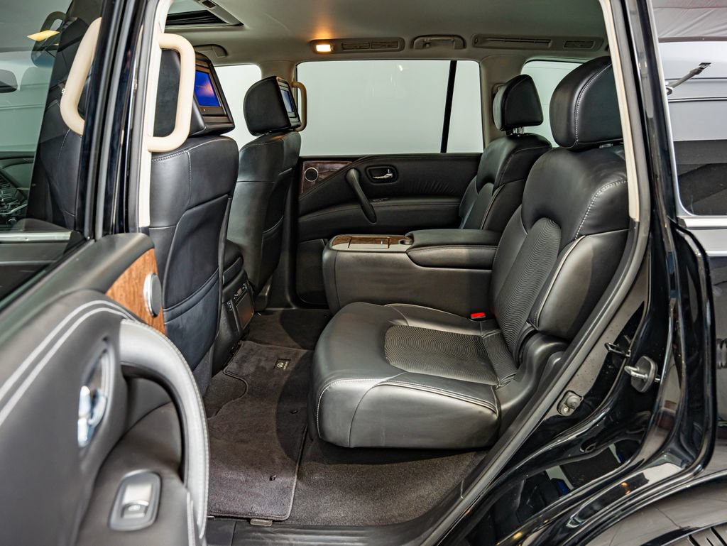 Used 2017 INFINITI QX80 4WD w/ Driver Assistance Package image 36