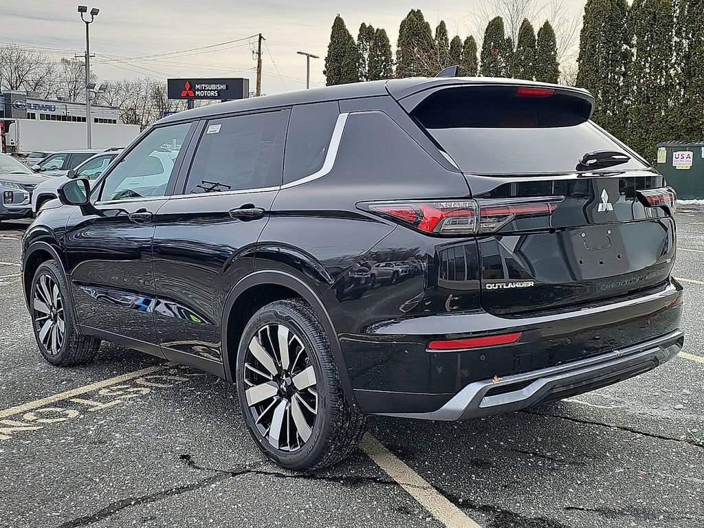 New 2026 Mitsubishi Outlander SE image 3