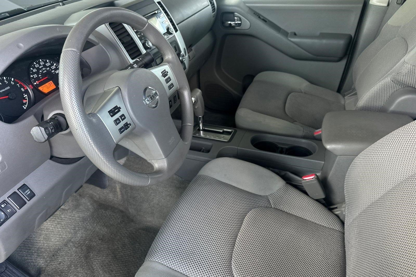 Used 2013 Nissan Frontier SV w/ SV Value Truck Pkg RWD image 4