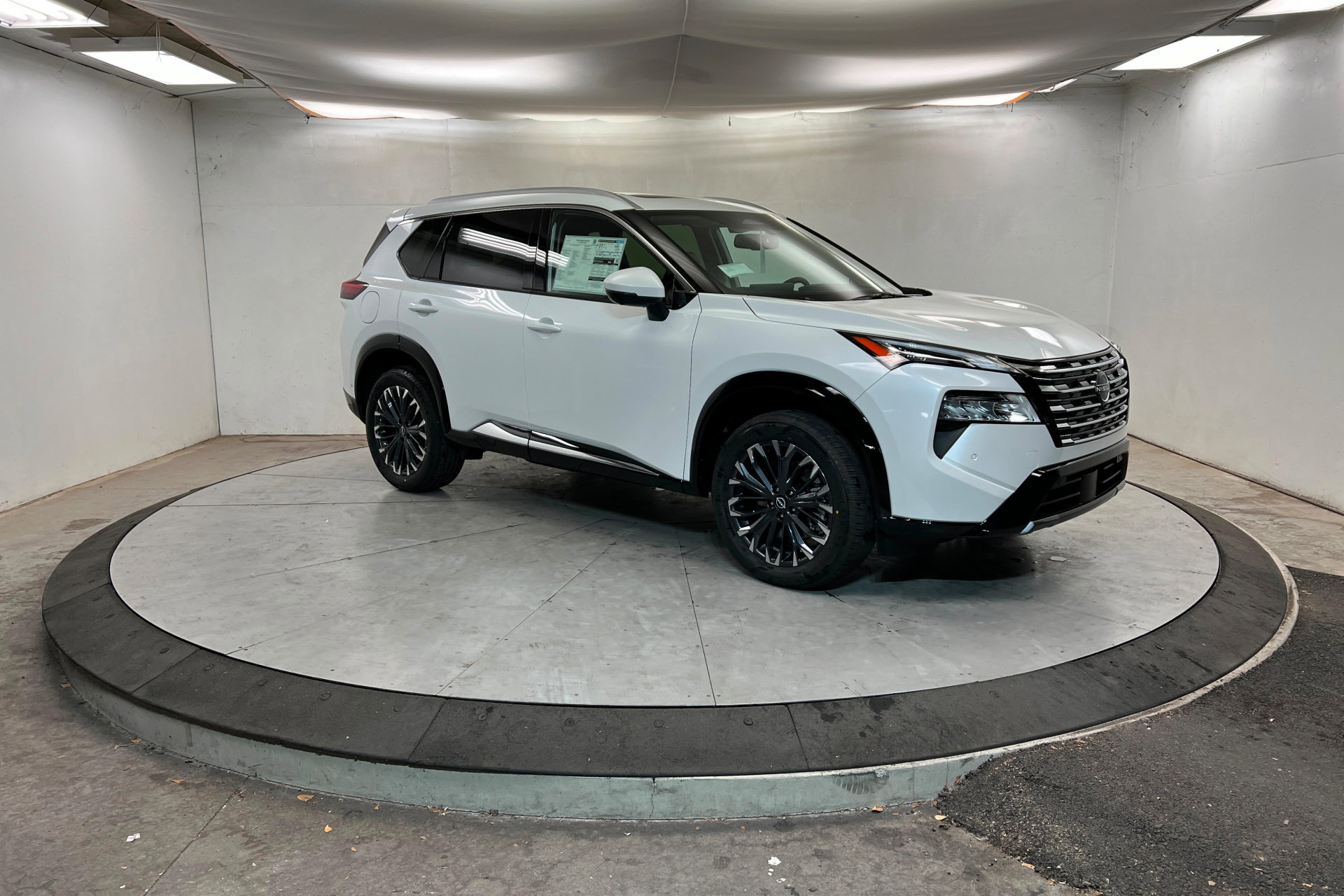 New 2026 Nissan Rogue Platinum w/ Tech Package image 7