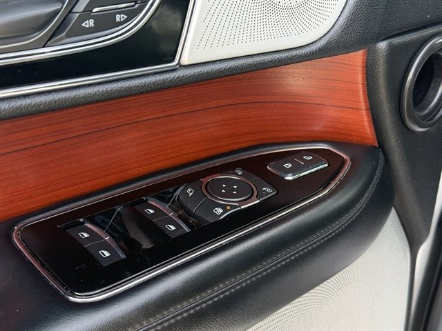 Used 2020 Lincoln Navigator Reserve w/ Luxury Package image 33