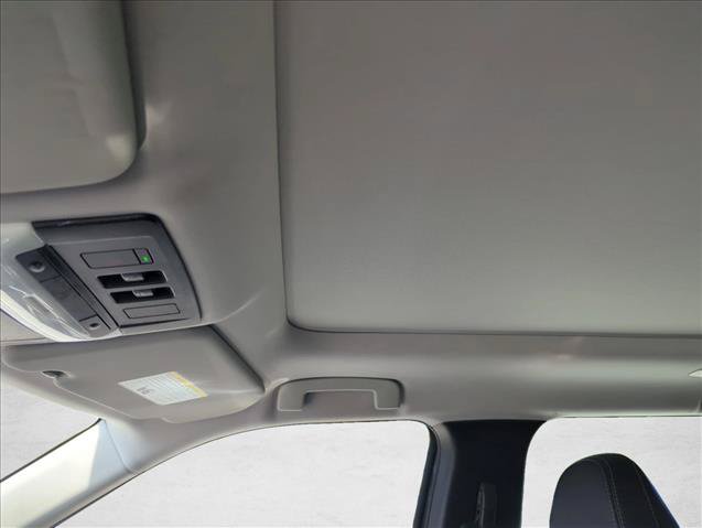 Used 2023 Mitsubishi Outlander SE AWD/4WD image 15
