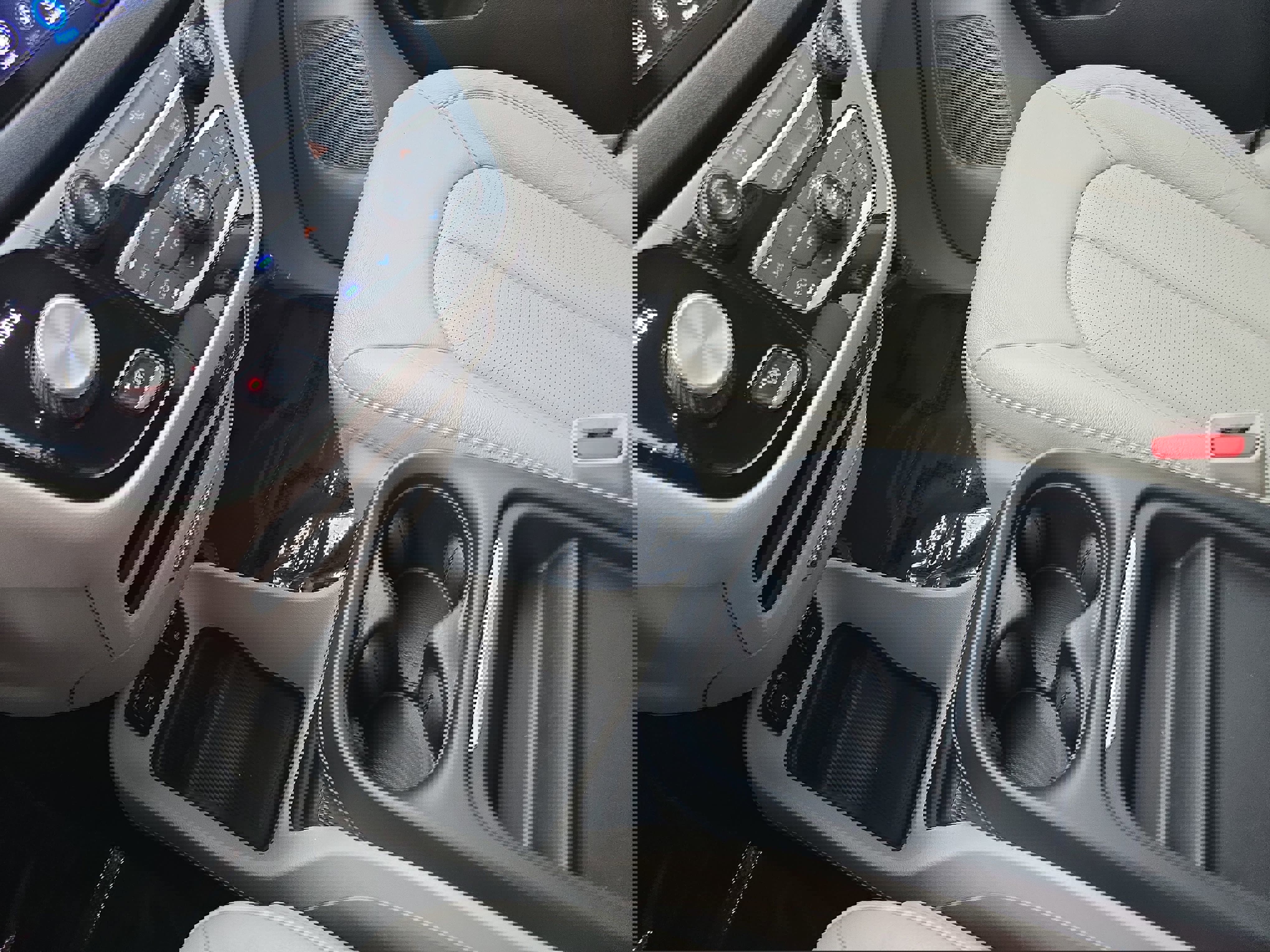 Used 2018 Chrysler Pacifica Touring-L image 26