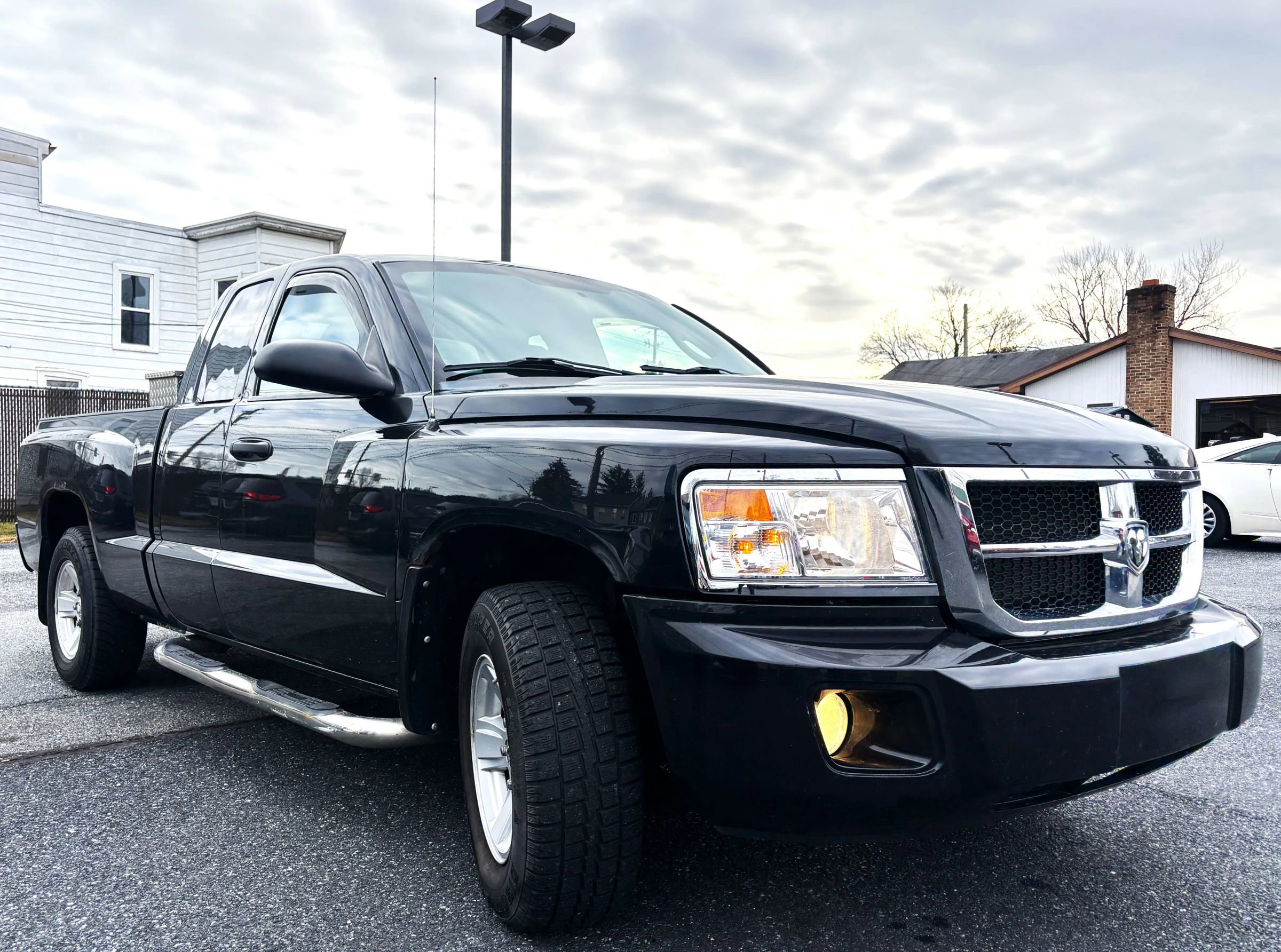 Used 2008 Dodge Dakota SLT image 3
