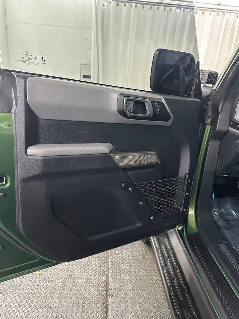 Used 2022 Ford Bronco Black Diamond image 8