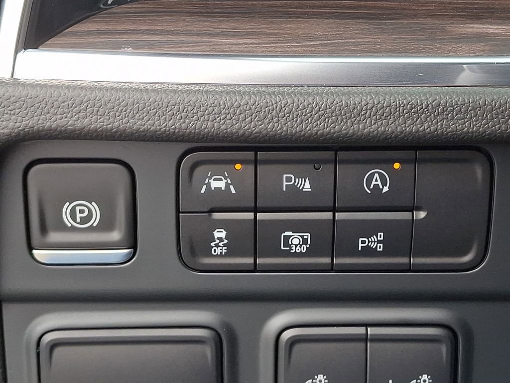 Used 2025 Chevrolet Tahoe LS RWD image 24