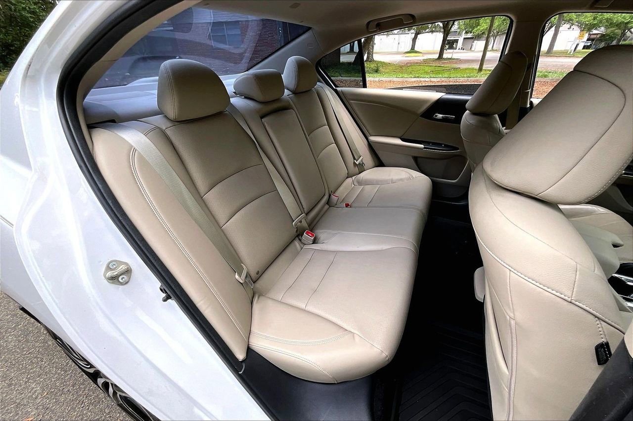 Used 2016 Honda Accord Touring image 20