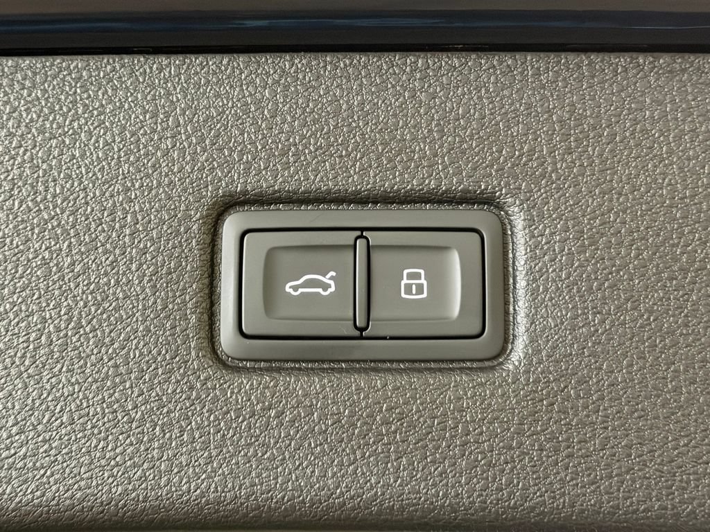 New 2026 Audi SQ7 Prestige AWD/4WD image 14