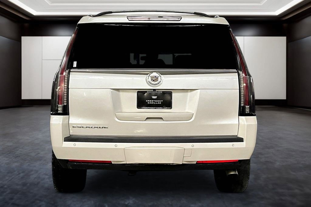 Used 2015 Cadillac Escalade Luxury image 5
