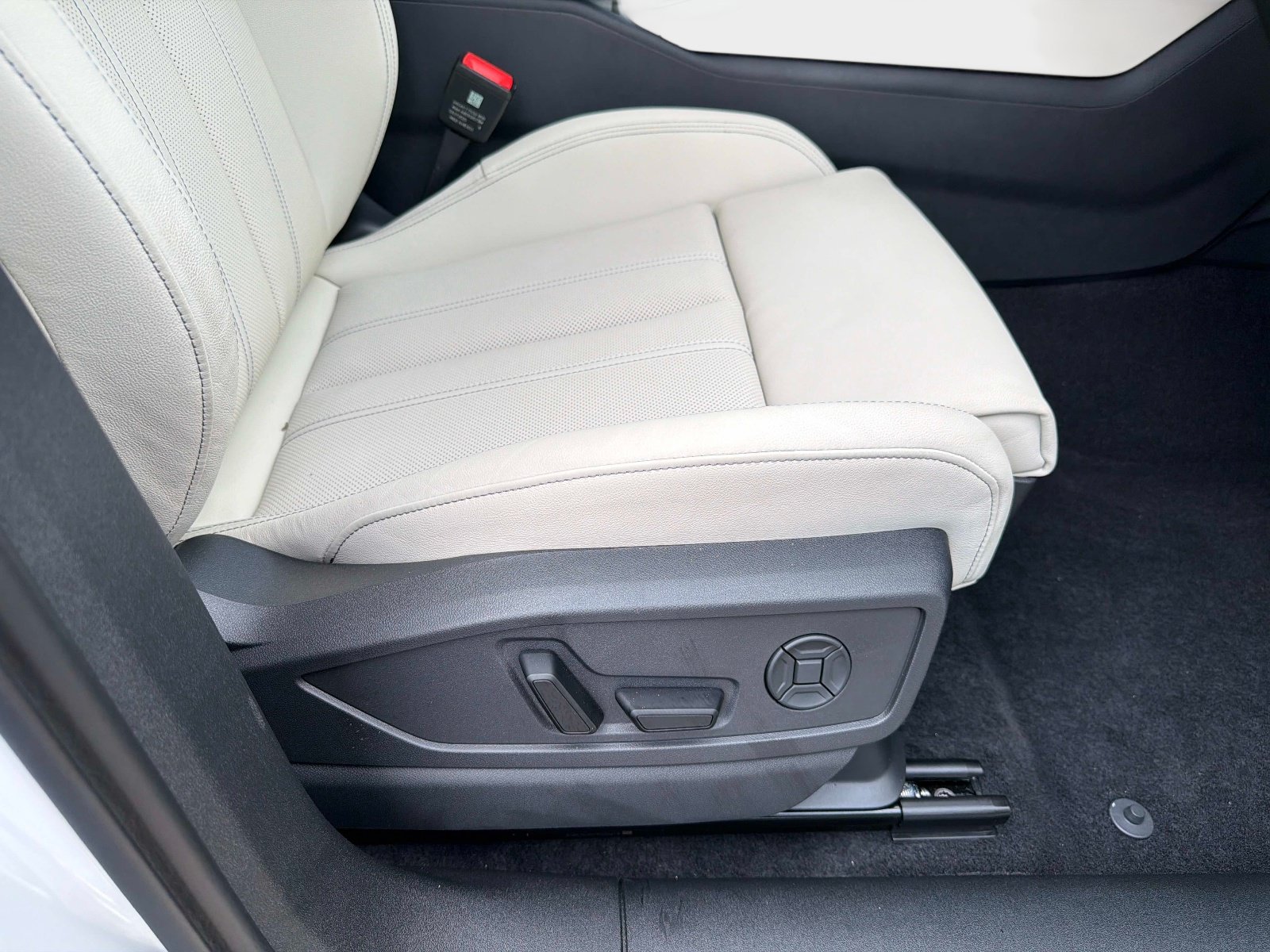 Used 2025 Audi Q5 Premium Plus AWD/4WD image 22