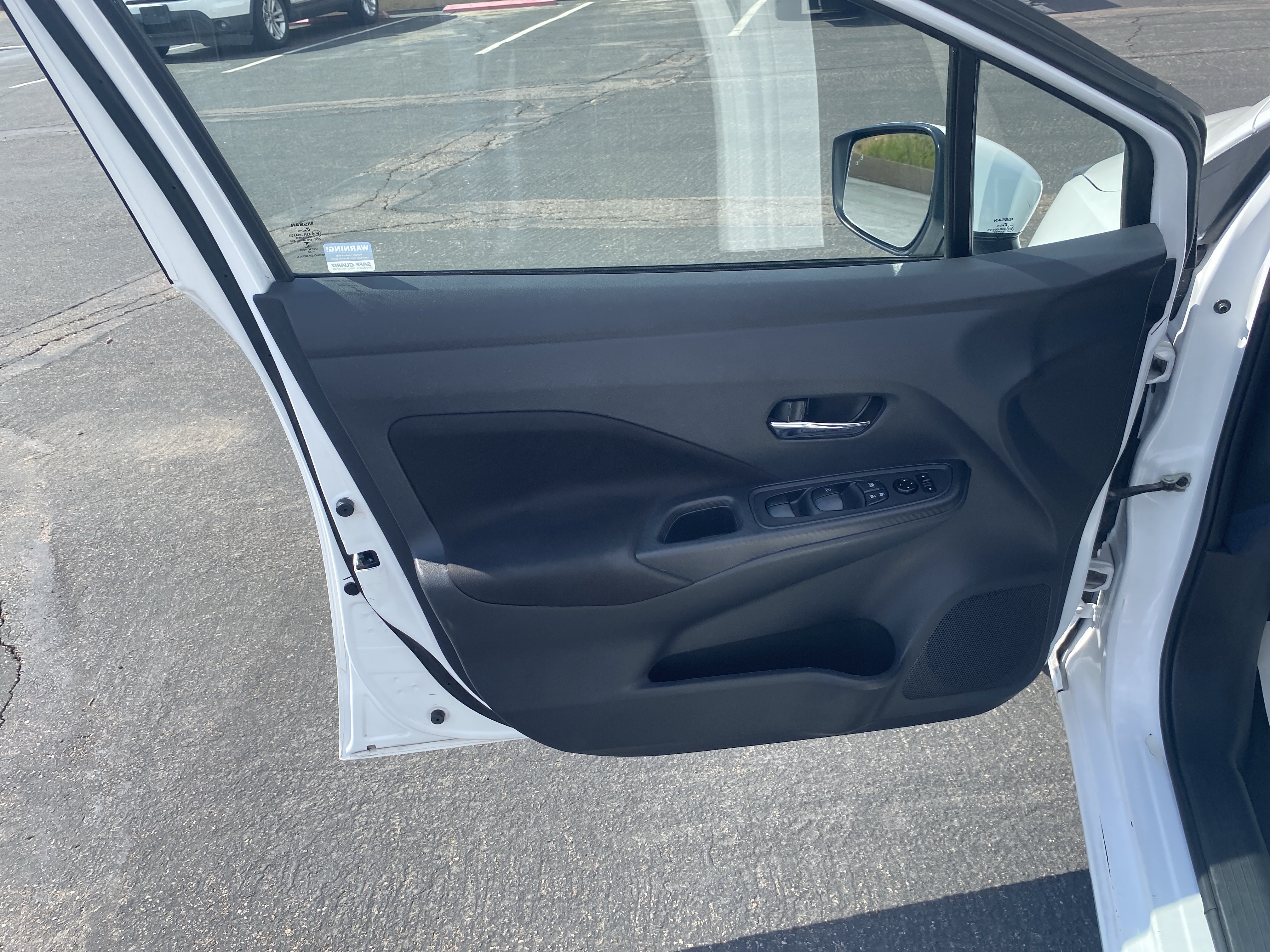 Used 2022 Nissan Versa SV FWD image 7