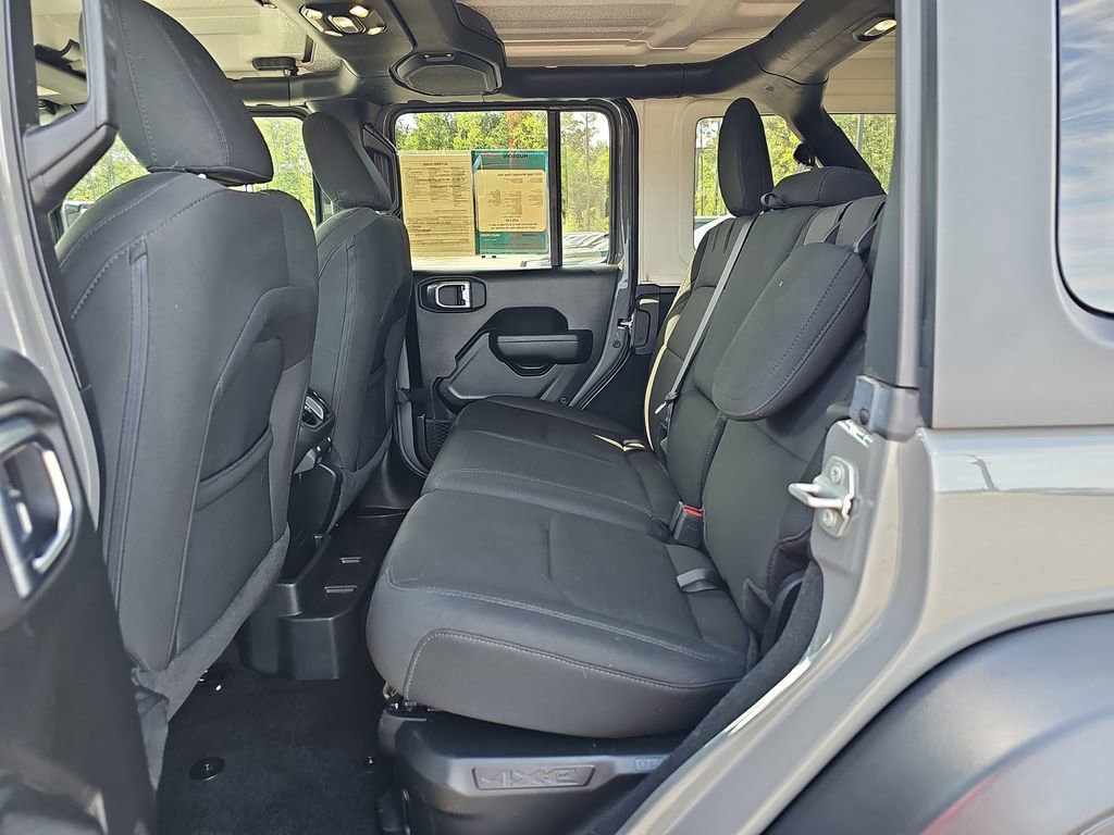 Used 2023 Jeep Wrangler Unlimited w/ Cold Weather Group image 19